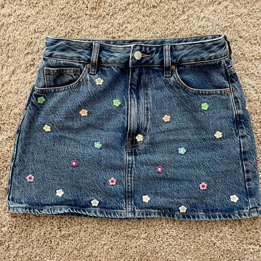 PAC SUN FLOWER MINI SKIRT - worn once